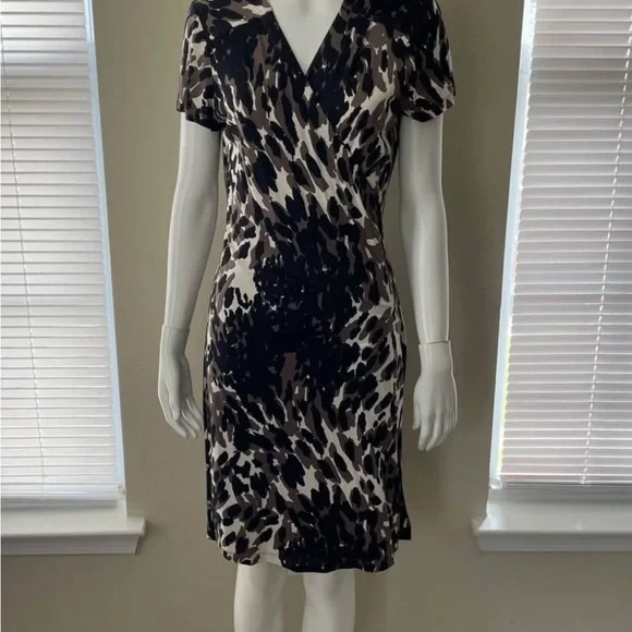 Banana Republic Elegant Black and Cream Patterned Dress (L) - Picture 10 of 11